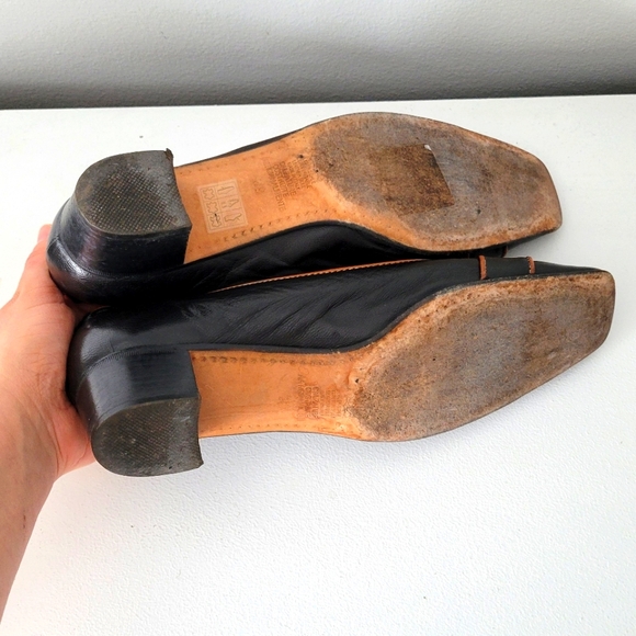 Italian Leather loafer shoe with buckle & 1.5" heel - Picture 5 of 6